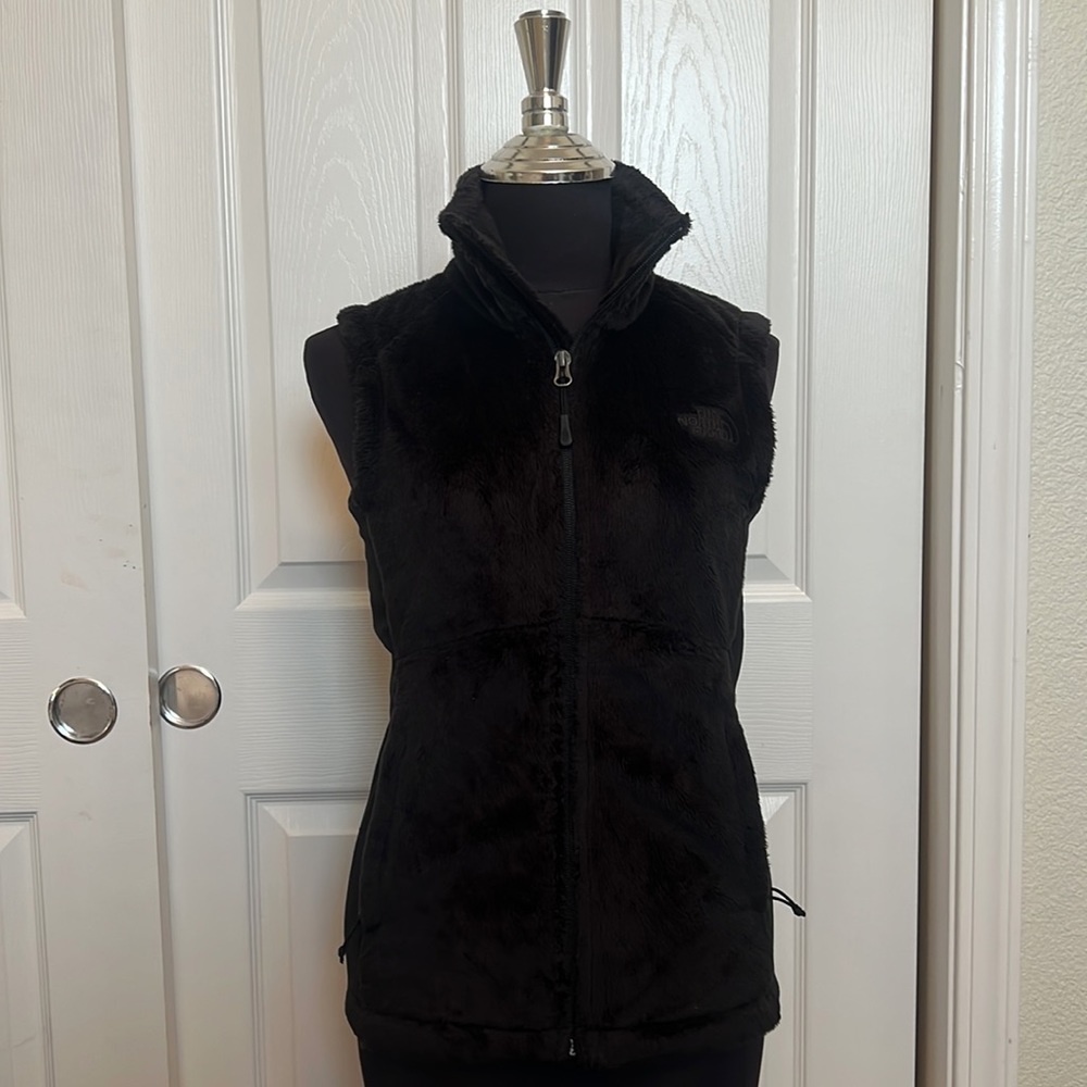 The north face osito fleece vest in size XS